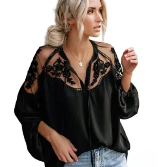 Last One New boutique lace blouse - Picture 4 of 11